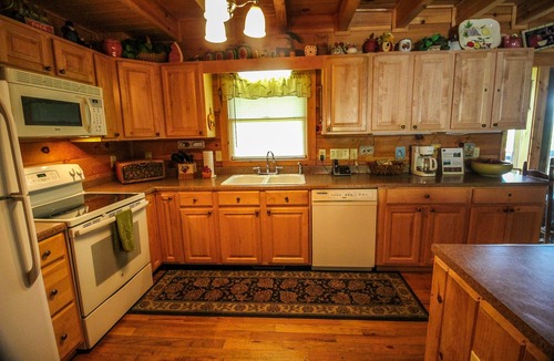 Buck Mountain Cabin | Game Room & A Cozy Cabin Awaits @ Rest Assured