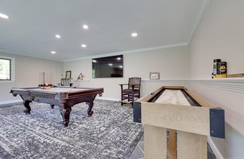 Louisburg House | Game Room and Pool! Luxe Louisburg Farmhouse