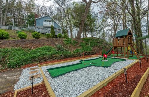 Royal Pines House | Game Room & Mini Golf Hot Tub Fire Pit