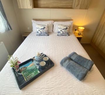Looe Other | Gannets Rest - Spacious Static Caravan with Sea Views