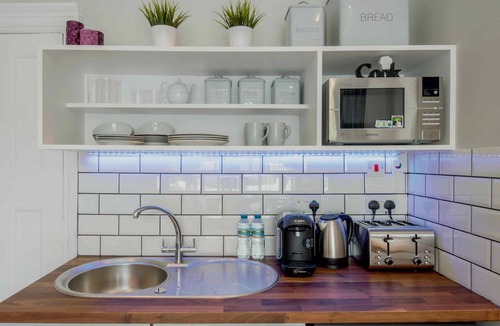 Childs Hill Apartment | Garden Deluxe Studio