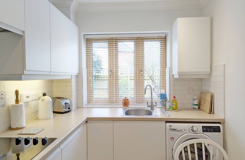 Boxgrove Apartment | Garden Flat - comfortable cottage for two close to Chichester and Goodwood