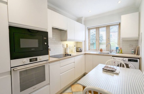 Boxgrove Apartment | Garden Flat - comfortable cottage for two close to Chichester and Goodwood
