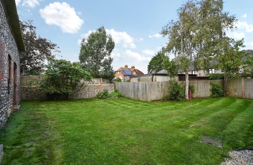 Rustington Apartment | Garden Flat, Walnut Tree House