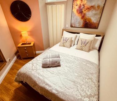 Clevedon Apartment | Garden Place