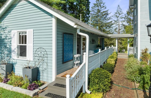 Weaverville Apartment | Garden Studio on Main - A perfect combination of modern amenities & convenience