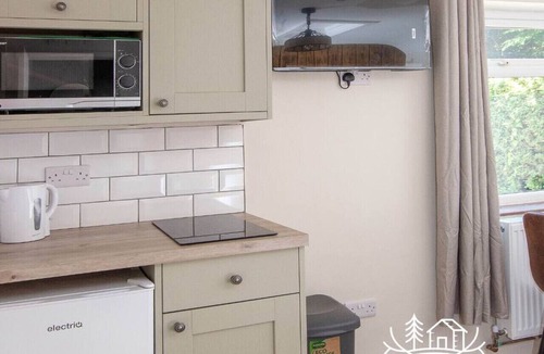 Dibden Purlieu Apartment | Garden View 7 -Peaceful Single - New Forest