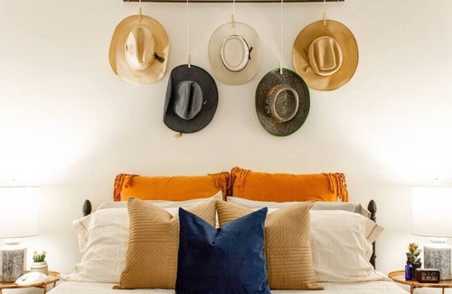 Melrose Condo | Garth - The Dance - Free Parking