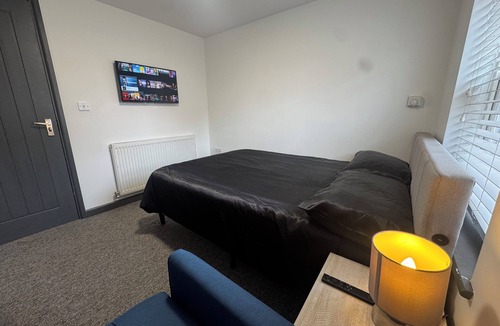 King's Lynn Cabin | Gate Lodge - Private En-suite rooms