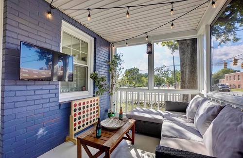 Downtown House | Gather! PingPong~6BR~PorchTV~Walk Dtwn~Pets~15+