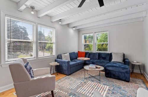 Downtown House | GATHERING HOUSE IN HISTORIC OAKWOOD