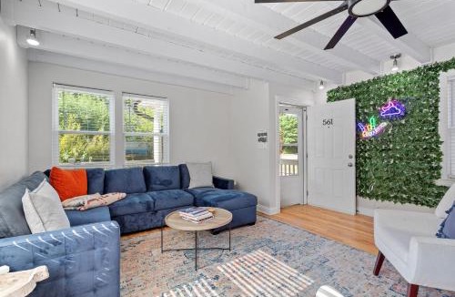 Downtown House | GATHERING HOUSE IN HISTORIC OAKWOOD