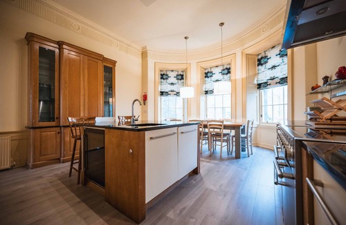 New Town Cottage | Gayfield Place Apartment- sleeps 6 guests