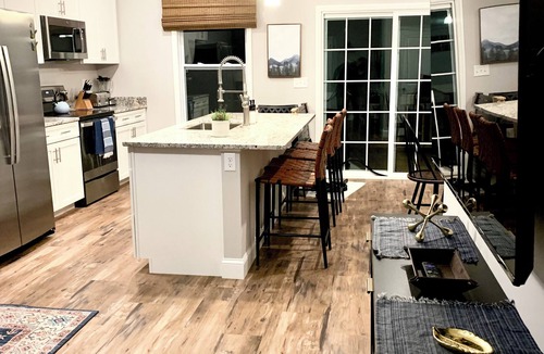 Oakley House | Gem of the Blue Mountains! 6 min to Biltmore,10 min to downtown. High speed WIFI