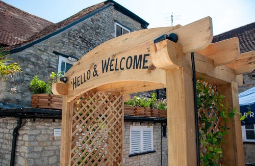 Mere Hotel | George Inn, Mere