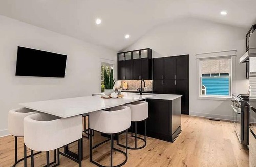 Germantown House | Germantown Gem! Skyline Views | 6 mins to Broadway