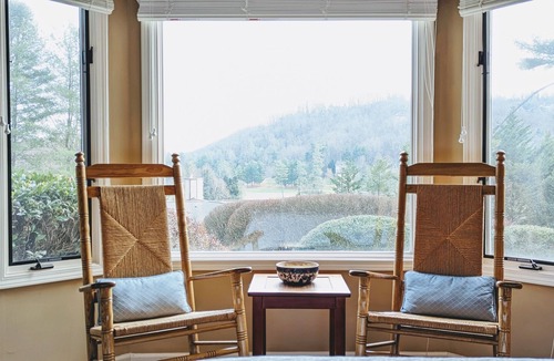 Kenmure Condo | Get Cozy in Kenmure Country Club - Golf & Tennis!