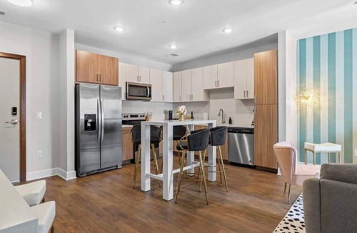 Eighth Avenue Apartment | Glam 2BR Walk to Broadway & The Gulch