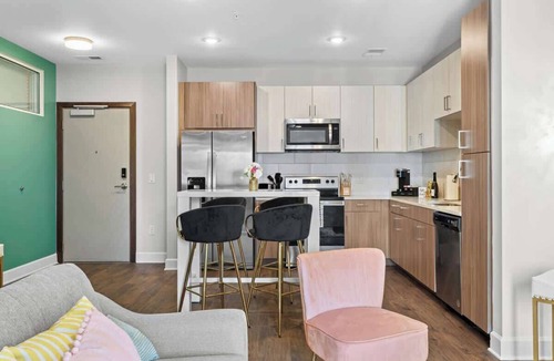 Eighth Avenue Apartment | Glam 2BR Walk to Broadway & The Gulch