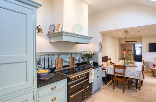 Cemaes Bay House | GLASFRYN, pet friendly, country holiday cottage in Cemaes Bay