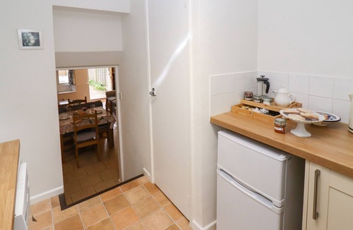 Bourton Cottage | GLEED COTTAGE, pet friendly, character holiday cottage in Cheltenham