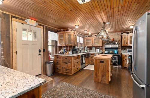 Topton Apartment | Glen Choga Lodge- Entire Lodge sleeps 16