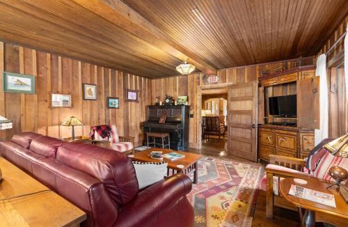 Topton Bed & Breakfast | Glen Choga Lodge