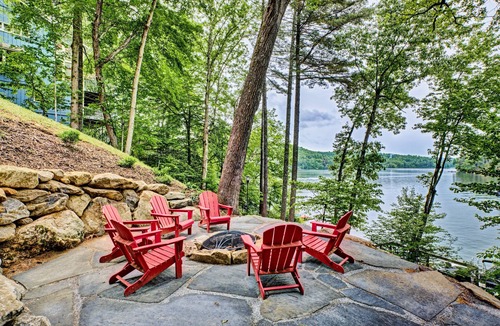 Cullowhee House | Glenside at the Point - Lake Front Home With a Private Dock and Plenty of Outdoor Space