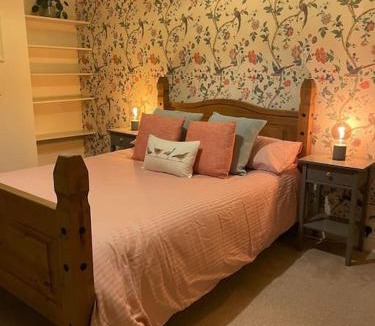 Horfield House | Gloucester Rd 2 mins away - Fab, new, trendy house