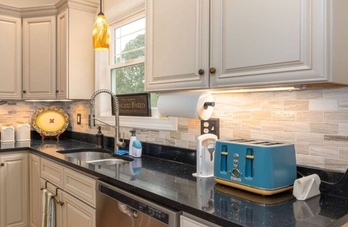 Black Mountain Condo | Gold Leaf Walkway Black Mountain