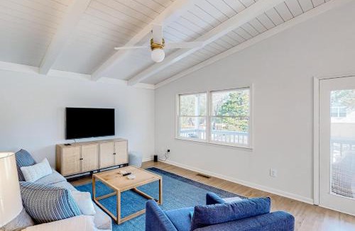 Tranquil Harbour House | Golden Oasis