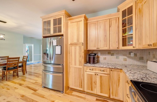 Tranquil Harbour House | Golf Cart, Bikes, Easy Beach Days! Oak Island