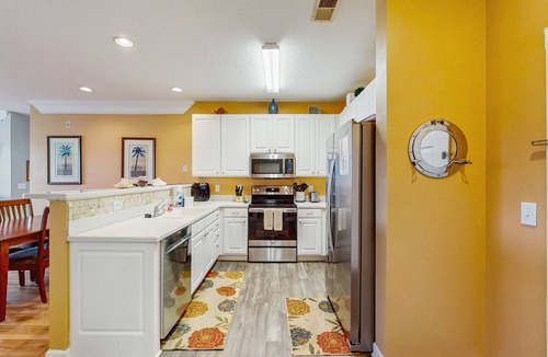 Calabash Condo | Golf community condo near beach with on-site pool, golf, & screened balcony