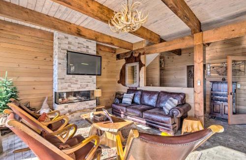 Maggie Valley House | Golf, Sauna, Creek Spectacular Smoky Mtn-View Gem