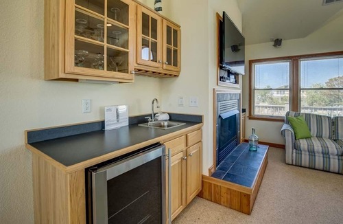 Carolina Dunes House | Good Day Sunshine | 1589 ft from the beach | Private Pool, Hot Tub | Duck