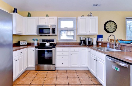Duck House | "Good Tides" Oceanside beach house with private heated pool & hot tub, Duck, NC
