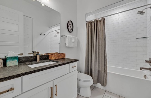 East Hill House | Good Vibes-Mins 2 Broadway -Bachelorette Paradise!