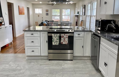 Wilmington House | Gorgeous Bungalow, near Cargo District & Downtown