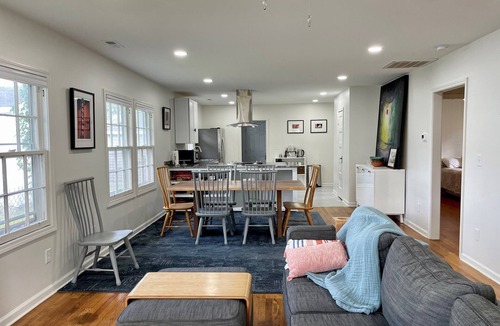 Wilmington House | Gorgeous Bungalow, near Cargo District & Downtown