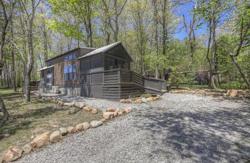 Tracy City House | Gorgeous Cabin Surrounded by Trees in Tracy City, Tennessee
