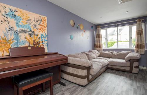 Old Windsor House | Gorgeous Family Home Near River Thames-Old Windsor - Pass the Keys