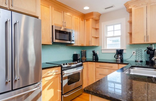 South End House | Gorgeous Home 1 Block from Ocean and Banks Channel