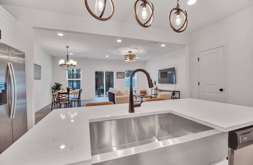 Harwood Lane House | Gorgeous New Townhome/Charlotte!