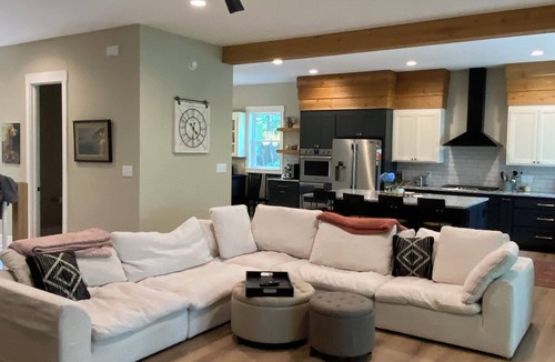 Woodland Shores House | Gorgeous New Waterfront Lake House