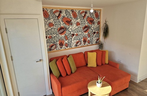 Uxbridge South Apartment | Gorgeous quiet flat 1 min from high street