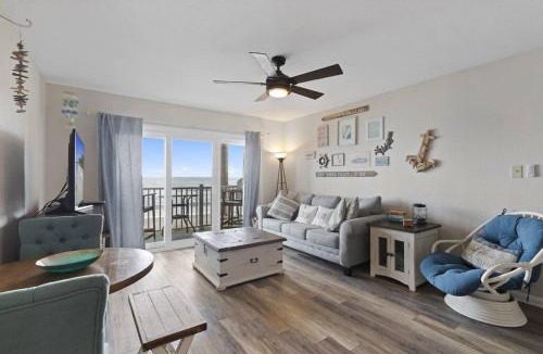 Sneads Ferry Apartment | Gorgeous views, Oceanfront, Pool,The Driftwood!