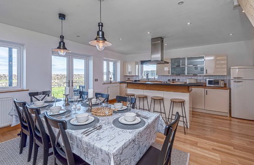 Cemaes Bay Cottage | Gorwel Manaw - a cottage that sleeps 6 guests in 4 bedrooms