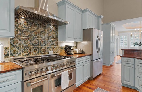 Hampstead House | Grand Home on 10 Acres in Surf City w/Private Pond!