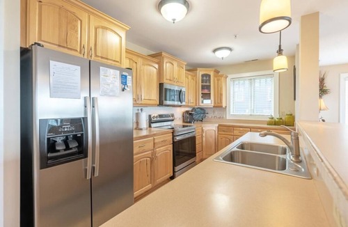 Banner Elk Condo | Grand Oaks RC1 - Mountain Views, Gated Resort, Indoor/Outdoor Pools and Hot Tub, Fitness Area, Fi.