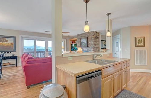Banner Elk Condo | Grand Oaks RC1 - Mountain Views, Gated Resort, Indoor/Outdoor Pools and Hot Tub, Fitness Area, Fi.